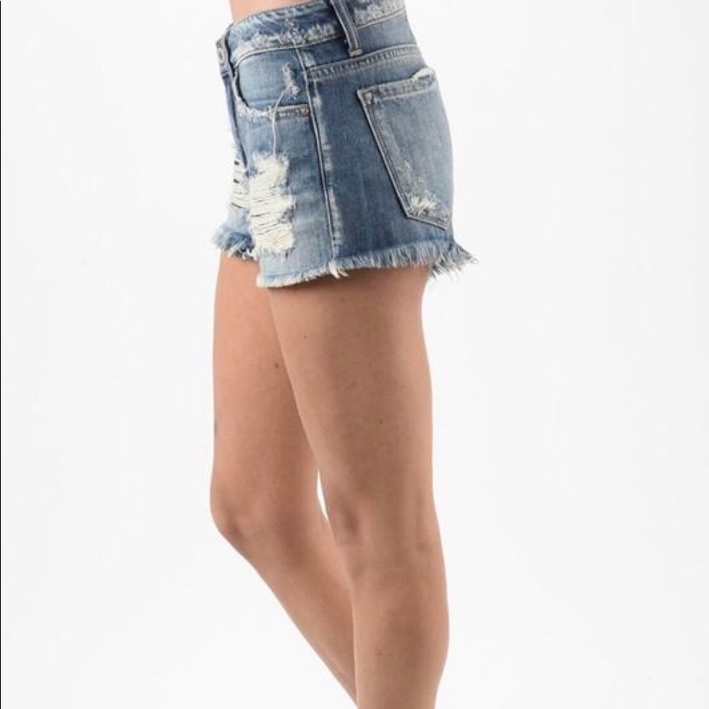 ⚡️Last one ⚡️Kancan distressed denim shorts Small - Picture 6 of 8